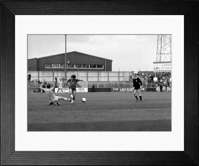 Framed Print : English League Division Two match. Carlisle 0 v Chelsea 0. October 1983 MF12-10-001