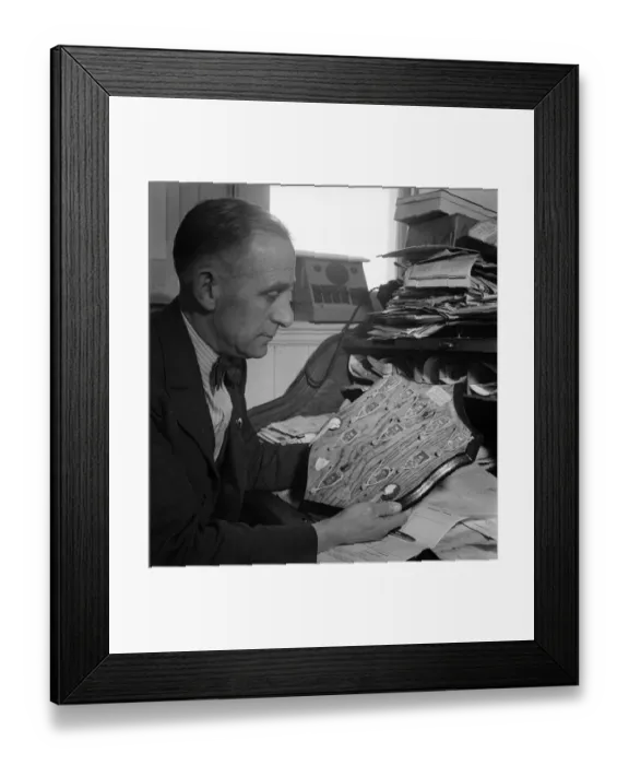 Framed Print : Portsmouth football club. Bob Jackson, Manager. March 1949 O17178
