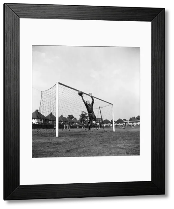 Framed Print : Ted Sagar (Everton). O25358 Framed Print : Ted Sagar (Everton). O25358