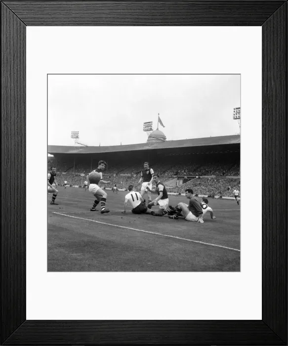 Framed Print : FA Cup final at Wembley stadium Tottenham Hotspur 3 v Burnley 1 Framed Print : FA Cup final at Wembley stadium Tottenham Hotspur 3 v Burnley 1