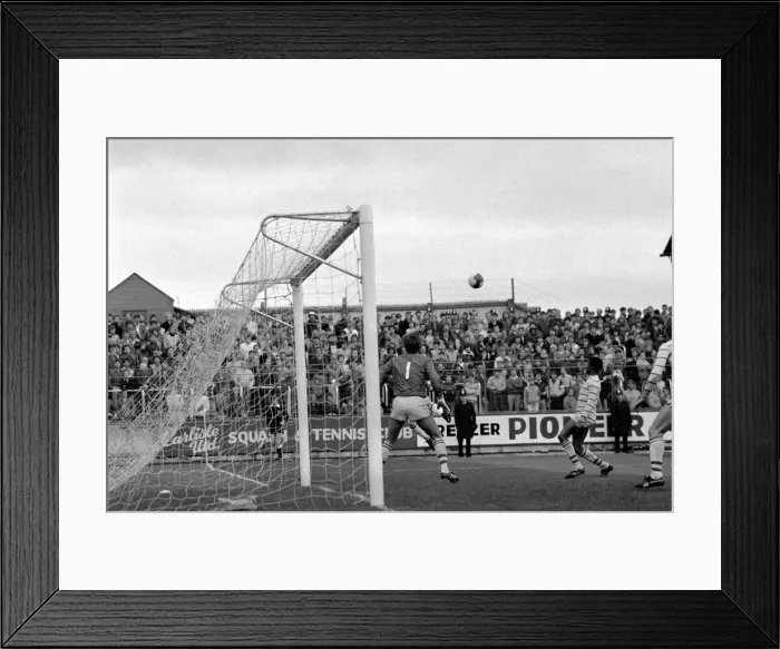 Framed Print : English League Division Two match. Carlisle 0 v Chelsea 0. October 1983 MF12-10-026 Framed Print : English League Division Two match. Carlisle 0 v Chelsea 0. October 1983 MF12-10-026