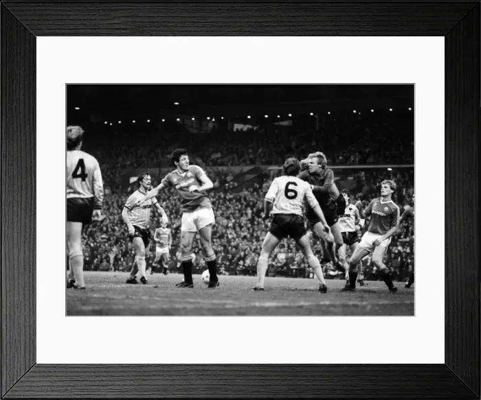 Framed Print : English League Division One match at Old Trafford. Manchester United 3 v Wolverhampton Framed Print : English League Division One match at Old Trafford. Manchester United 3 v Wolverhampton