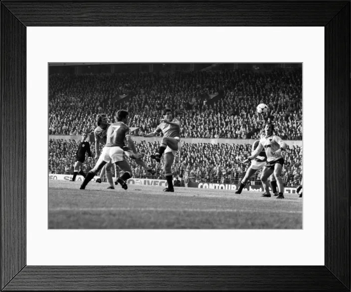 Framed Print : English League Division One match at Old Trafford. Manchester United 3 v Wolverhampton