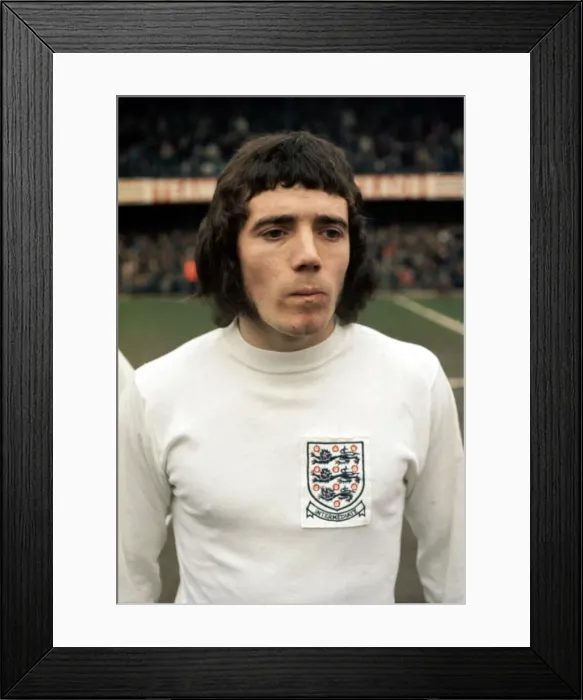 Framed Print : Kevin Keegan lines up before the start of the England v Scotland Under 23 International