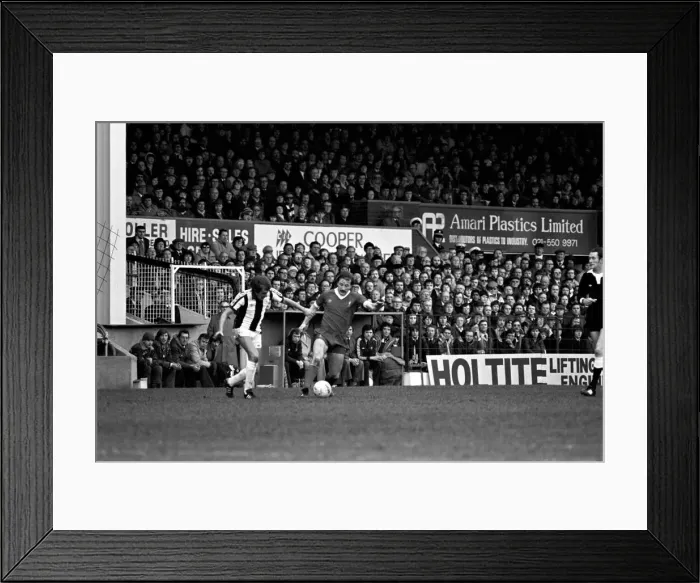 Framed Print : West Bromwich Albion 2 v. Liverpool 0. Division One Football. February 1981 MF01-27-026 Framed Print : West Bromwich Albion 2 v. Liverpool 0. Division One Football. February 1981 MF01-27-026