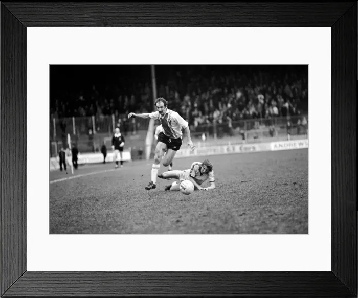 Framed Print : Sheffield United 2 v. Reading 0. Division Three Football. February 1981 MF01-26-029 Framed Print : Sheffield United 2 v. Reading 0. Division Three Football. February 1981 MF01-26-029