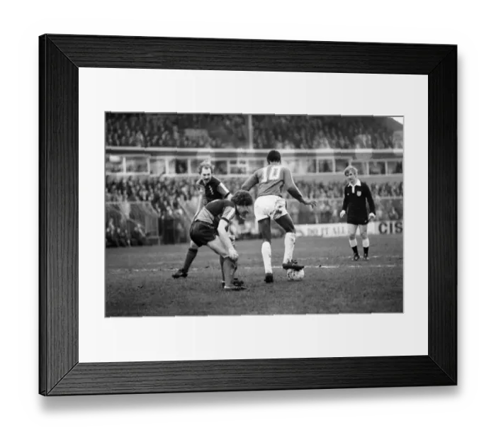 Framed Print : Oldham v. Bristol. R. Febuary 1981 MF01-25-022 Framed Print : Oldham v. Bristol. R. Febuary 1981 MF01-25-022