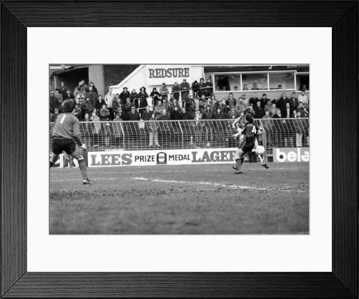 Framed Print : Oldham v. Bristol. R. Febuary 1981 MF01-25-008 Framed Print : Oldham v. Bristol. R. Febuary 1981 MF01-25-008