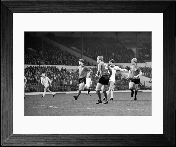 Framed Print : Leeds United 1 v. Sunderland 0. Division One Football. February 1981 MF01-33-100 Framed Print : Leeds United 1 v. Sunderland 0. Division One Football. February 1981 MF01-33-100