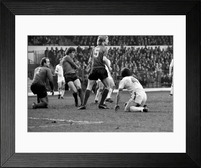 Framed Print : Leeds United 1 v. Sunderland 0. Division One Football. February 1981 MF01-33-092 Framed Print : Leeds United 1 v. Sunderland 0. Division One Football. February 1981 MF01-33-092