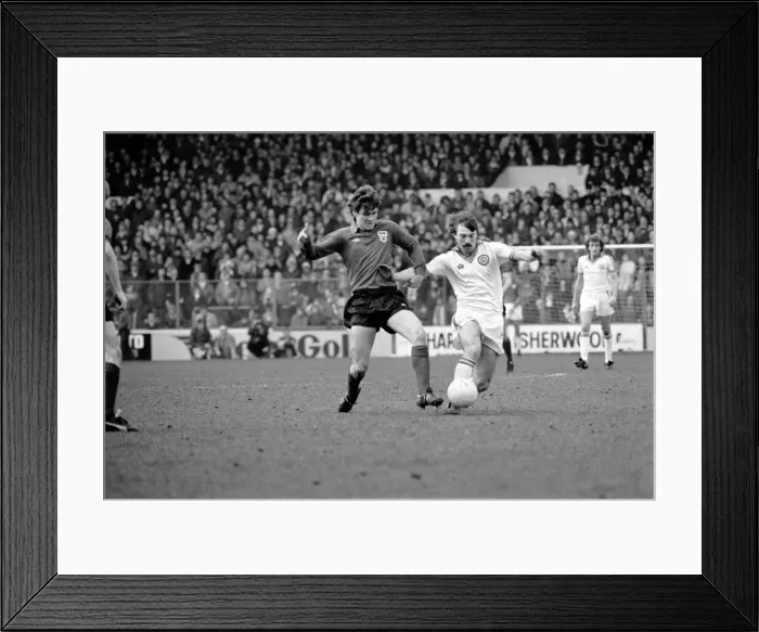 Framed Print : Leeds United 1 v. Sunderland 0. Division One Football. February 1981 MF01-33-074 Framed Print : Leeds United 1 v. Sunderland 0. Division One Football. February 1981 MF01-33-074
