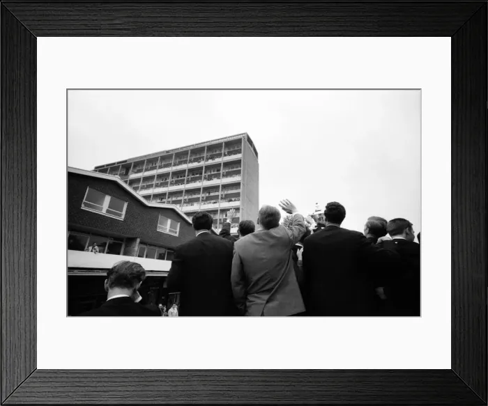 Framed Print : Tottenham Hotspur team hold the FA Cup trophy aloft to fans watching the parade from a Framed Print : Tottenham Hotspur team hold the FA Cup trophy aloft to fans watching the parade from a