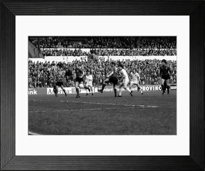 Framed Print : Leeds United 1 v. Sunderland 0. Division One Football. February 1981 MF01-33-010 Framed Print : Leeds United 1 v. Sunderland 0. Division One Football. February 1981 MF01-33-010