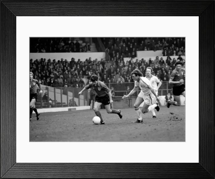 Framed Print : Leeds United 1 v. Sunderland 0. Division One Football. February 1981 MF01-33-075 Framed Print : Leeds United 1 v. Sunderland 0. Division One Football. February 1981 MF01-33-075