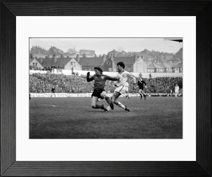 Framed Print : Leeds United 1 v. Sunderland 0. Division One Football. February 1981 MF01-33-040 Framed Print : Leeds United 1 v. Sunderland 0. Division One Football. February 1981 MF01-33-040