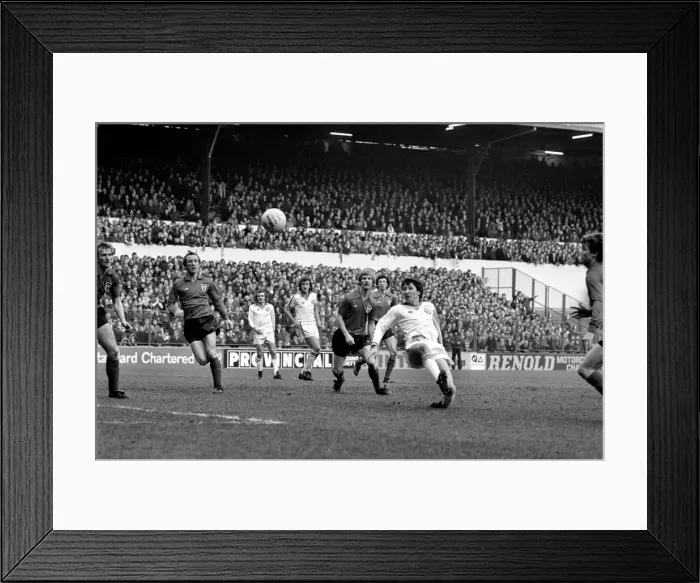 Framed Print : Leeds United 1 v. Sunderland 0. Division One Football. February 1981 MF01-33-018 Framed Print : Leeds United 1 v. Sunderland 0. Division One Football. February 1981 MF01-33-018