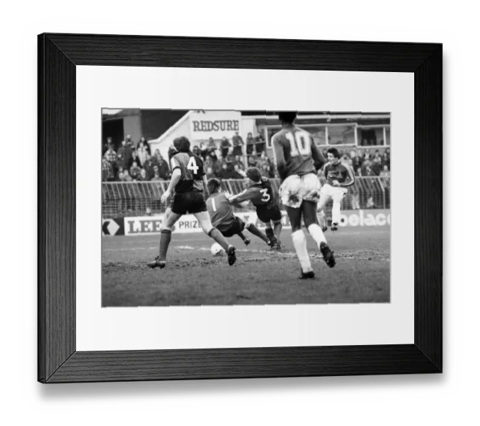 Framed Print : Oldham v. Bristol. R. Febuary 1981 MF01-25-024 Framed Print : Oldham v. Bristol. R. Febuary 1981 MF01-25-024