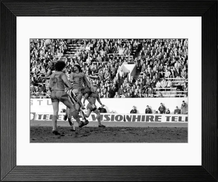 Framed Print : Sheffield Wednesday 3 v. Oldham 0. Division One Football. February 1981 MF01-31-039 Framed Print : Sheffield Wednesday 3 v. Oldham 0. Division One Football. February 1981 MF01-31-039
