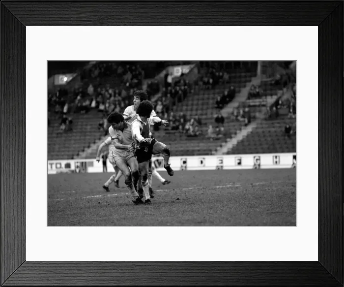 Framed Print : Sheffield United 2 v. Reading 0. Division Three Football. February 1981 MF01-26-023 Framed Print : Sheffield United 2 v. Reading 0. Division Three Football. February 1981 MF01-26-023