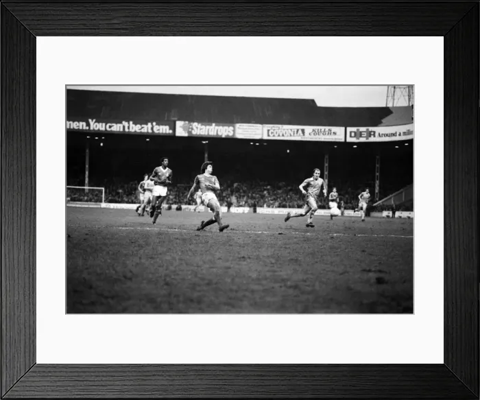 Framed Print : Manchester City 1 v. Nottingham Forest 1. Febuary 1981 MF01-24-041 Framed Print : Manchester City 1 v. Nottingham Forest 1. Febuary 1981 MF01-24-041
