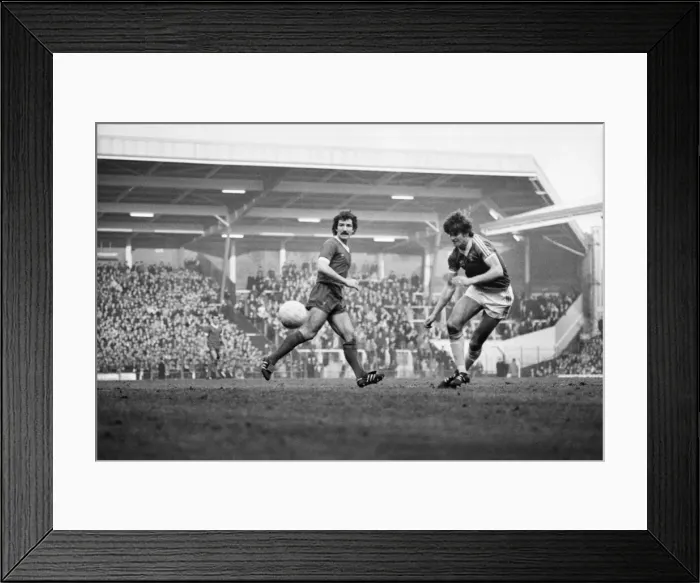 Framed Print : Liverpool 2 v. Birmingham City 2. Division One Football. February 1981 MF01-30-012 Framed Print : Liverpool 2 v. Birmingham City 2. Division One Football. February 1981 MF01-30-012