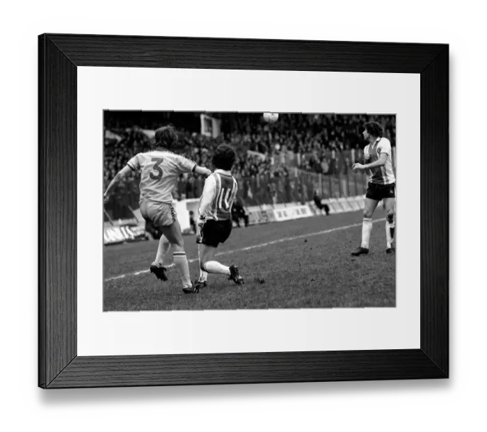 Framed Print : Sheffield United 2 v. Reading 0. Division Three Football. February 1981 MF01-26-018 Framed Print : Sheffield United 2 v. Reading 0. Division Three Football. February 1981 MF01-26-018