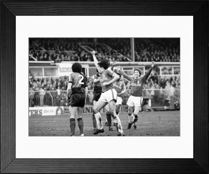 Framed Print : Oldham v. Bristol. R. Febuary 1981 MF01-25-002 Framed Print : Oldham v. Bristol. R. Febuary 1981 MF01-25-002