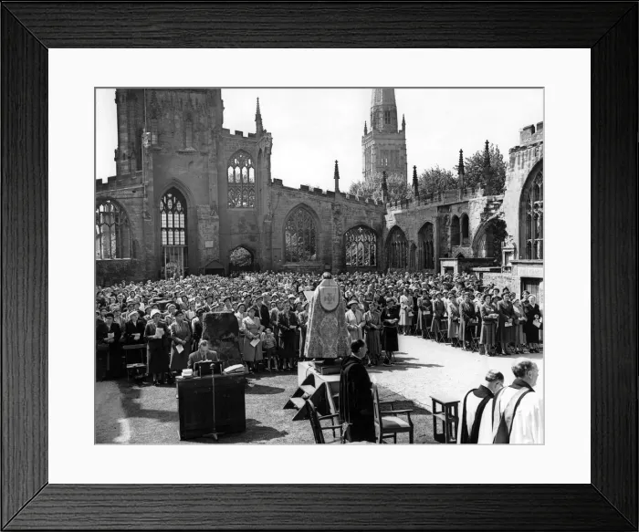 Framed Print : Canon J. H. Proctor conducts the Mothers Union service in Coventry Cathedral ruins Framed Print : Canon J. H. Proctor conducts the Mothers Union service in Coventry Cathedral ruins