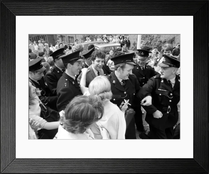 Framed Print : Welsh singerTom Jones visited Corley Residential School Framed Print : Welsh singerTom Jones visited Corley Residential School