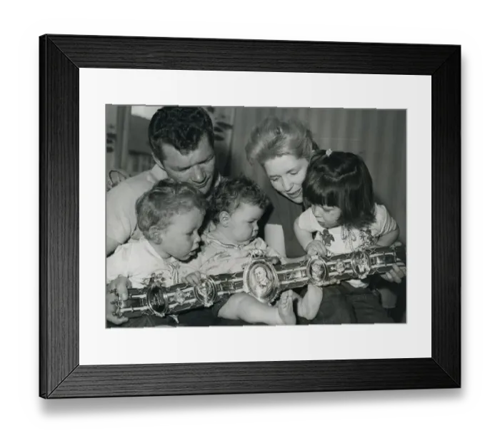 Framed Print : Mick Leahy, Coventry boxing legend, shows off his middleweight championship belt to his