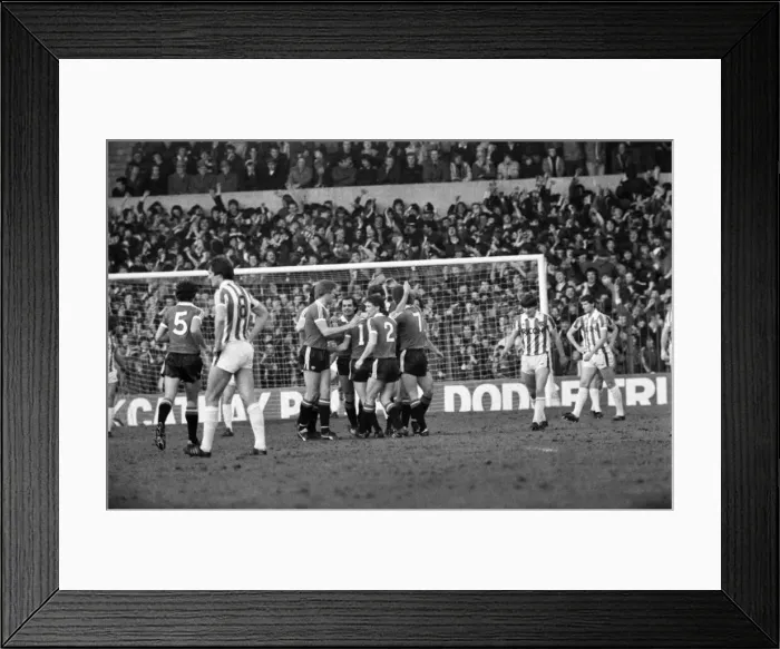 Framed Print : English League Division One match. Stoke City 0 v Manchester United 3 Framed Print : English League Division One match. Stoke City 0 v Manchester United 3