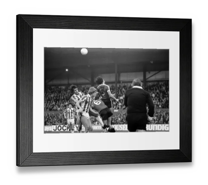 Framed Print : English League Division One match. Stoke City 0 v Manchester United 3 Framed Print : English League Division One match. Stoke City 0 v Manchester United 3