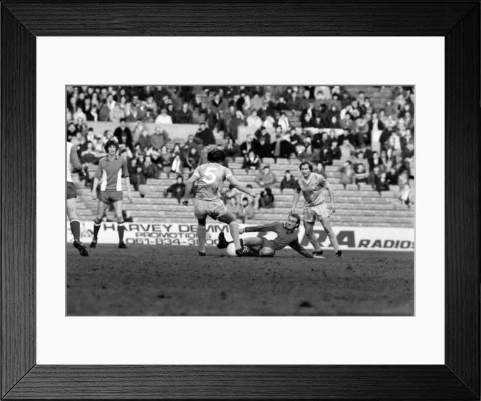 Framed Print : English FA Cup fourth round match at Maine Road. Manchester City 1 v Coventry City 3 Framed Print : English FA Cup fourth round match at Maine Road. Manchester City 1 v Coventry City 3