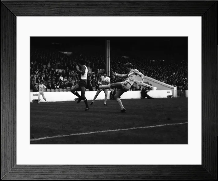 Framed Print : English FA Cup fourth round match at Maine Road. Manchester City 1 v Coventry City 3 Framed Print : English FA Cup fourth round match at Maine Road. Manchester City 1 v Coventry City 3