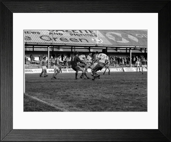 Framed Print : English FA Cup match. Blackpool 0 v Queens Park Rangers 0. January 1982 MF05-17-013