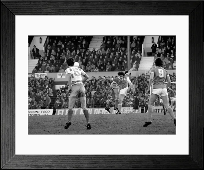 Framed Print : English FA Cup match. Blackpool 0 v Queens Park Rangers 0. January 1982 MF05-17-033