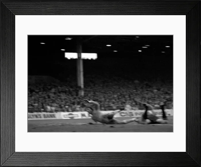Framed Print : English League Division One matcch. Manchester City 4 v Birmingham City 2 City