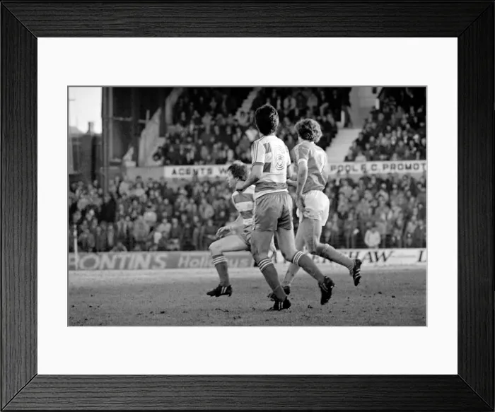 Framed Print : English FA Cup match. Blackpool 0 v Queens Park Rangers 0. January 1982 MF05-17-034 Framed Print : English FA Cup match. Blackpool 0 v Queens Park Rangers 0. January 1982 MF05-17-034