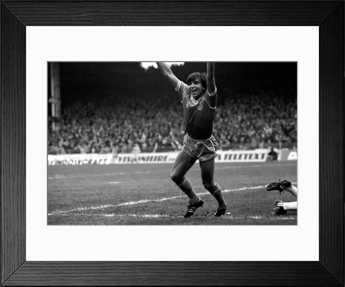 Framed Print : English League Division One match at Maine Road. Manchester City 2 v Southampton 0