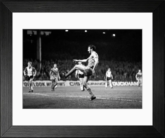 Framed Print : English League Division One match at Maine Road. Manchester City 2 v Southampton 0 Framed Print : English League Division One match at Maine Road. Manchester City 2 v Southampton 0