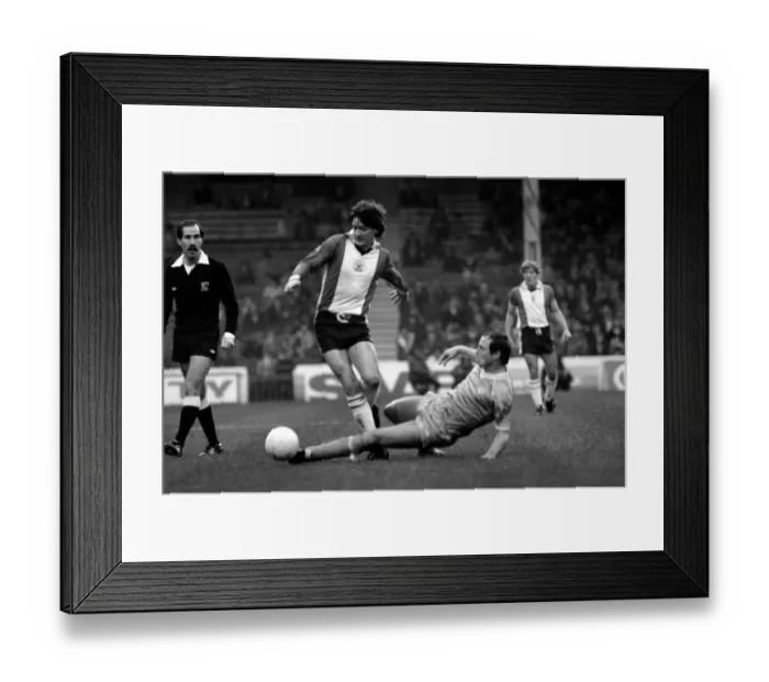Framed Print : English League Division One match at Maine Road. Manchester City 2 v Southampton 0 Framed Print : English League Division One match at Maine Road. Manchester City 2 v Southampton 0