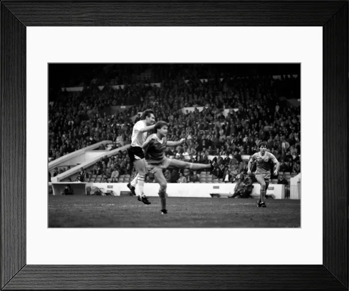 Framed Print : English League Division One match at Maine Road. Manchester City 2 v Swansea 1 Framed Print : English League Division One match at Maine Road. Manchester City 2 v Swansea 1