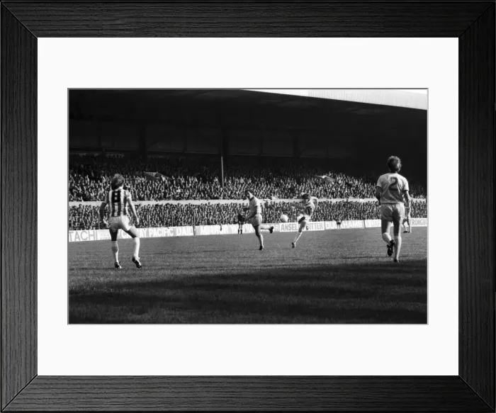 Framed Print : English League Division One match. Stoke City 1 v Liverpool 1. October 1982 MF09-05-177 Framed Print : English League Division One match. Stoke City 1 v Liverpool 1. October 1982 MF09-05-177