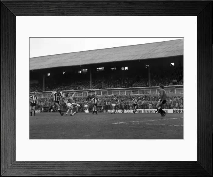 Framed Print : Oldham 2 v. Newcastle United 2. Division 2 Football October 1982 MF08-02-008 Framed Print : Oldham 2 v. Newcastle United 2. Division 2 Football October 1982 MF08-02-008