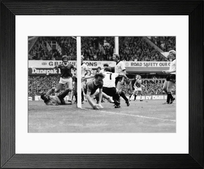 Framed Print : Sheffield Wednesday 0 v. Wolverhampton Wanderers 0. Division 2 Football Framed Print : Sheffield Wednesday 0 v. Wolverhampton Wanderers 0. Division 2 Football