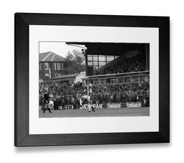 Framed Print : Oldham 2 v. Newcastle United 2. Division 2 Football October 1982 MF08-02-043