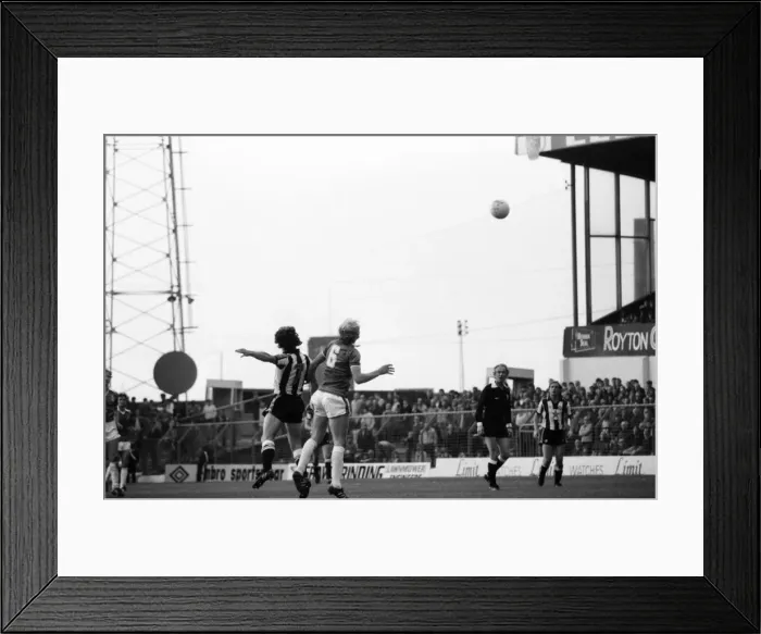 Framed Print : Oldham 2 v. Newcastle United 2. Division 2 Football October 1982 MF08-02-016 Framed Print : Oldham 2 v. Newcastle United 2. Division 2 Football October 1982 MF08-02-016