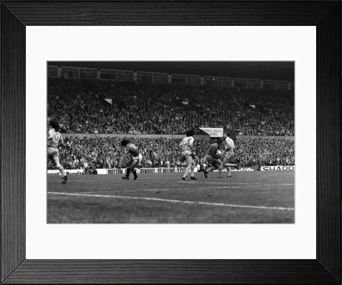 Framed Print : Oldham 2 v. Newcastle United 2. Division 2 Football October 1982 MF08-02-063 Framed Print : Oldham 2 v. Newcastle United 2. Division 2 Football October 1982 MF08-02-063