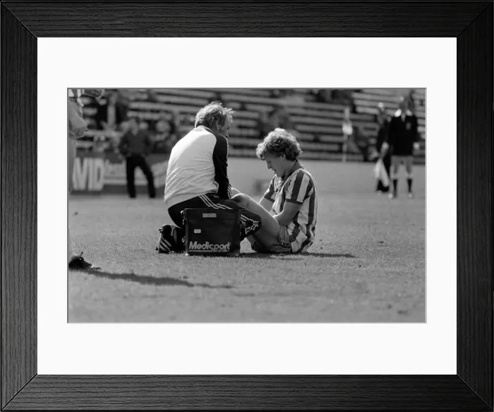 Framed Print : Sheffield Wednesday 0 v. Chelsea 0. Division 2 Football May 1982 MF07-11-016 Framed Print : Sheffield Wednesday 0 v. Chelsea 0. Division 2 Football May 1982 MF07-11-016
