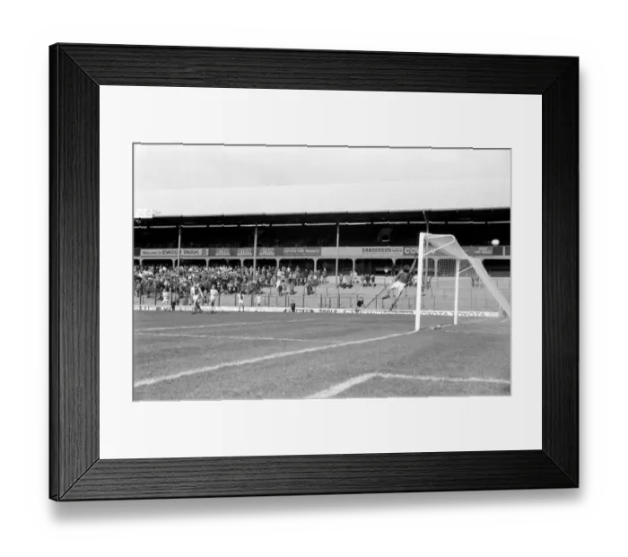 Framed Print : Blackburn Rovers 4 v. Newcastle United 1. Division 1 Football. May 1982 MF07-08-014 Framed Print : Blackburn Rovers 4 v. Newcastle United 1. Division 1 Football. May 1982 MF07-08-014